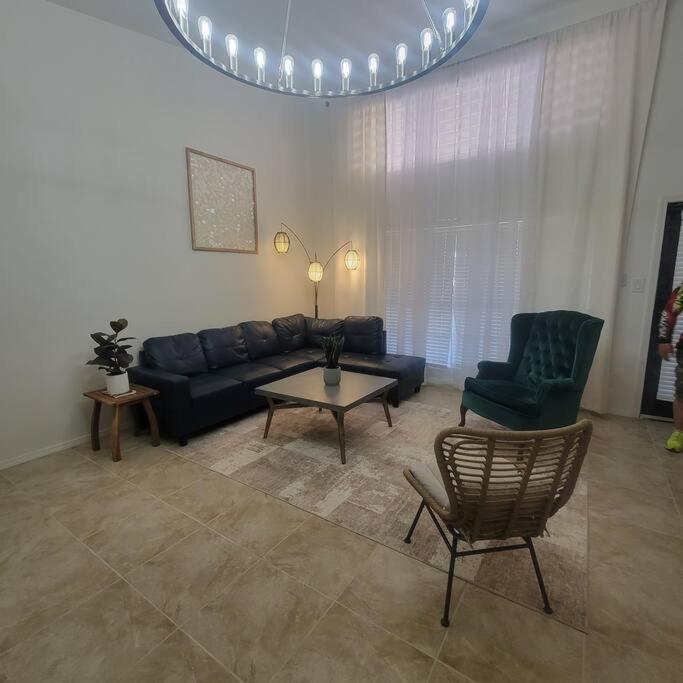 The Ritz Spa Sanctuary Hot Tub/Patio/Fam/Pet Las Cruces Exteriör bild