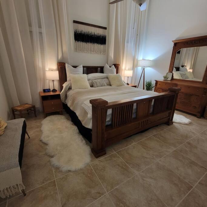 The Ritz Spa Sanctuary Hot Tub/Patio/Fam/Pet Las Cruces Exteriör bild